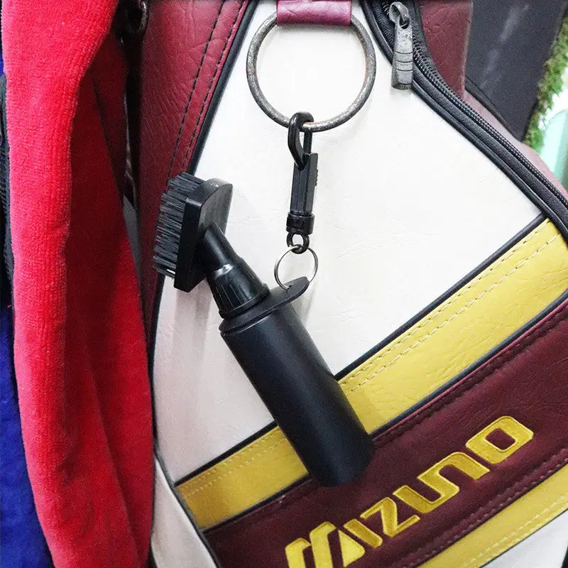 Automatic Water-Dispensing Golf Club Cleaning Brush